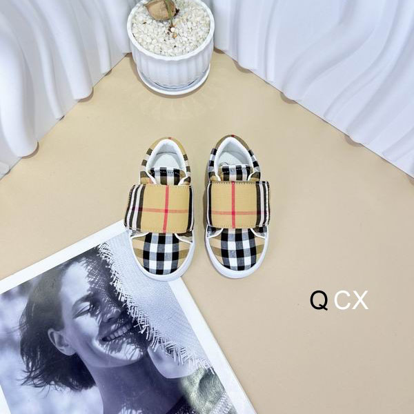 Burberry sz21-28 CX0401