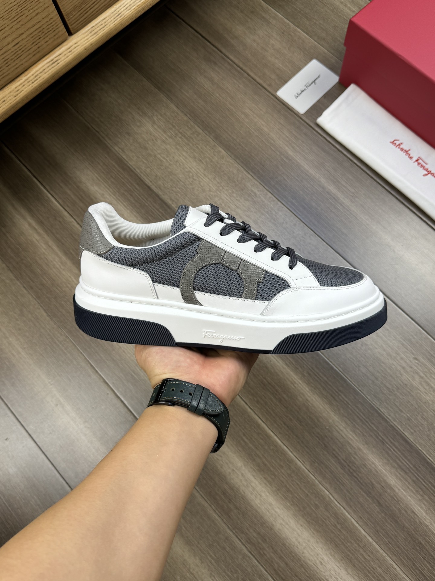 Ferragamo sz38-45 h0802