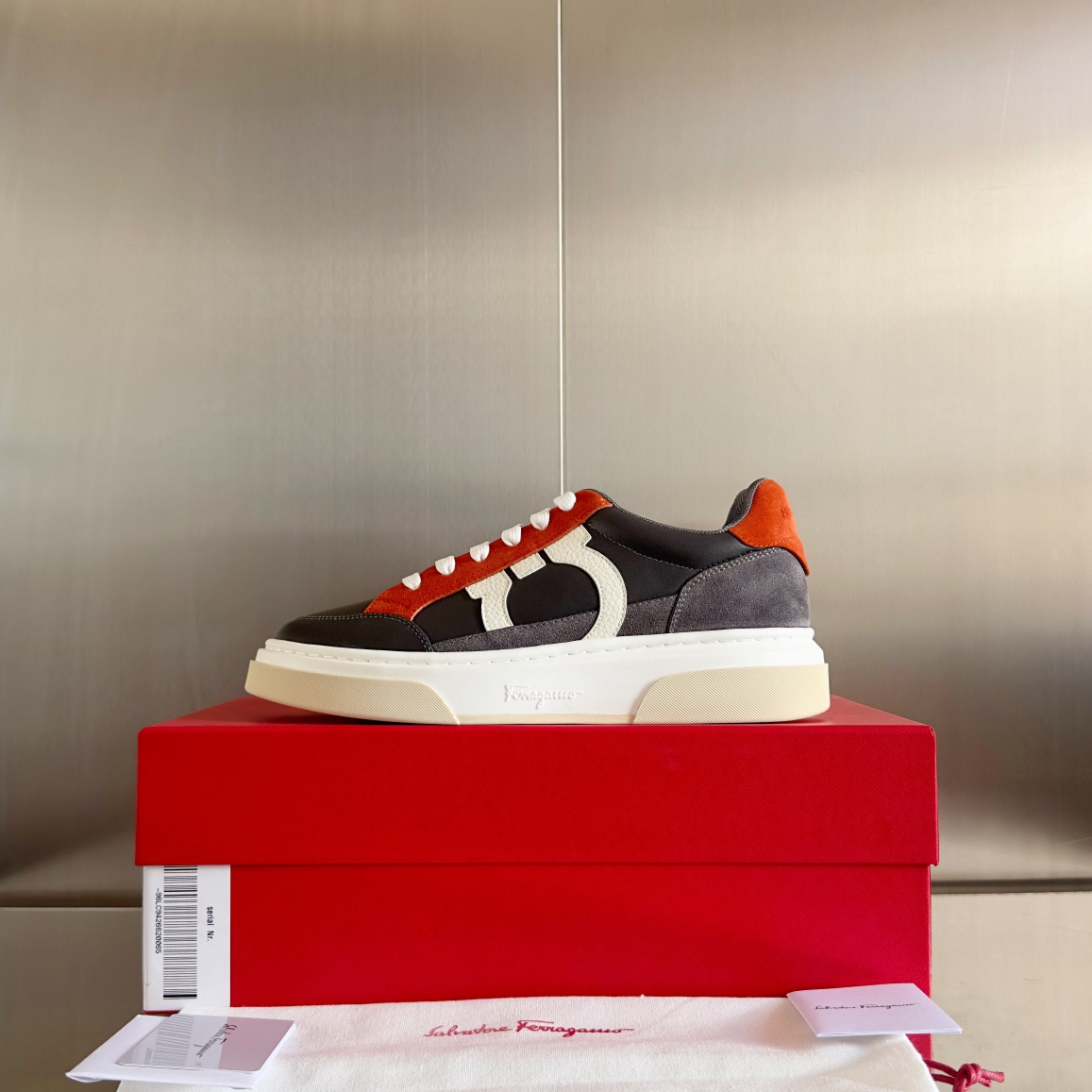 Ferragamo sz39-44 h0810