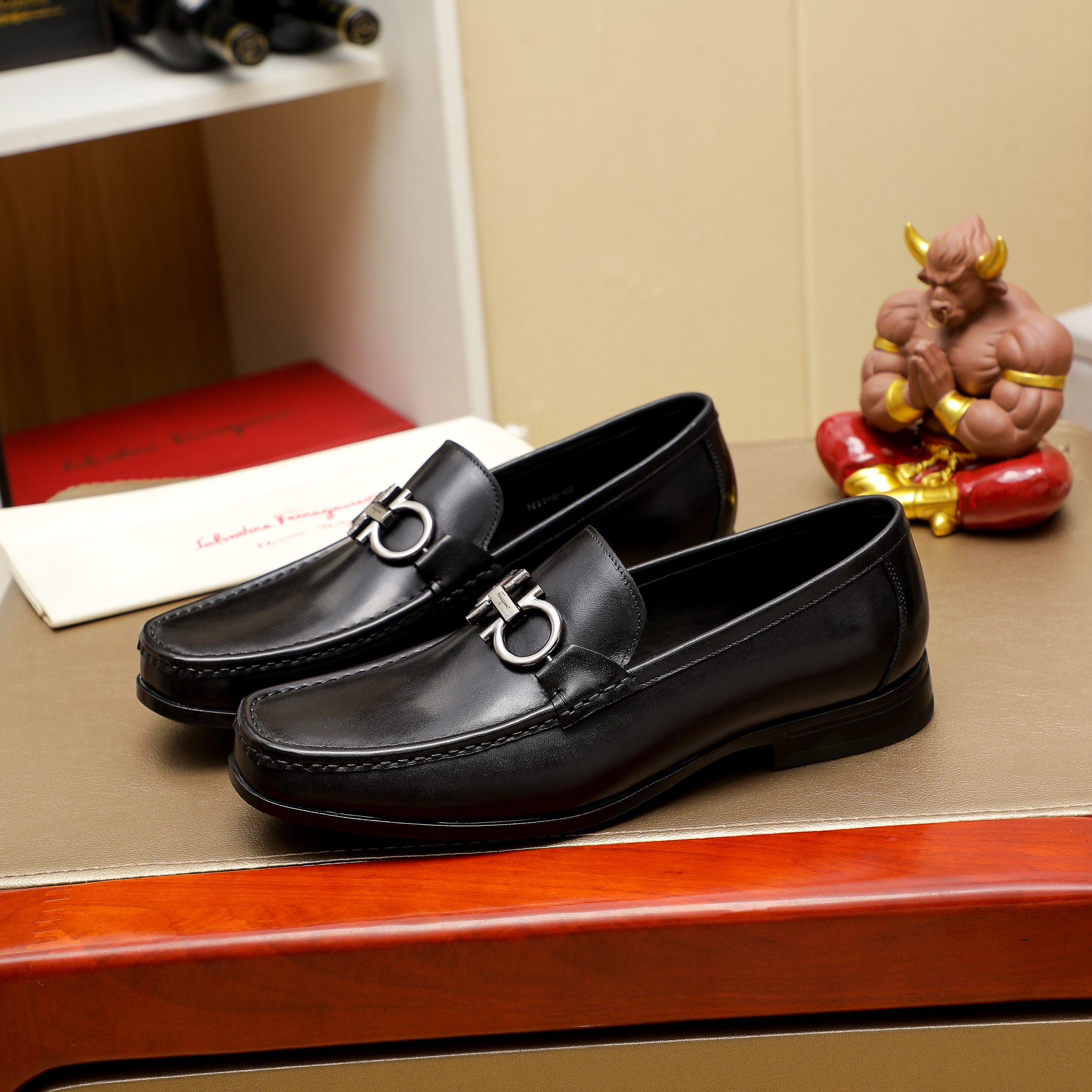 Ferragamo sz38-44 h0905