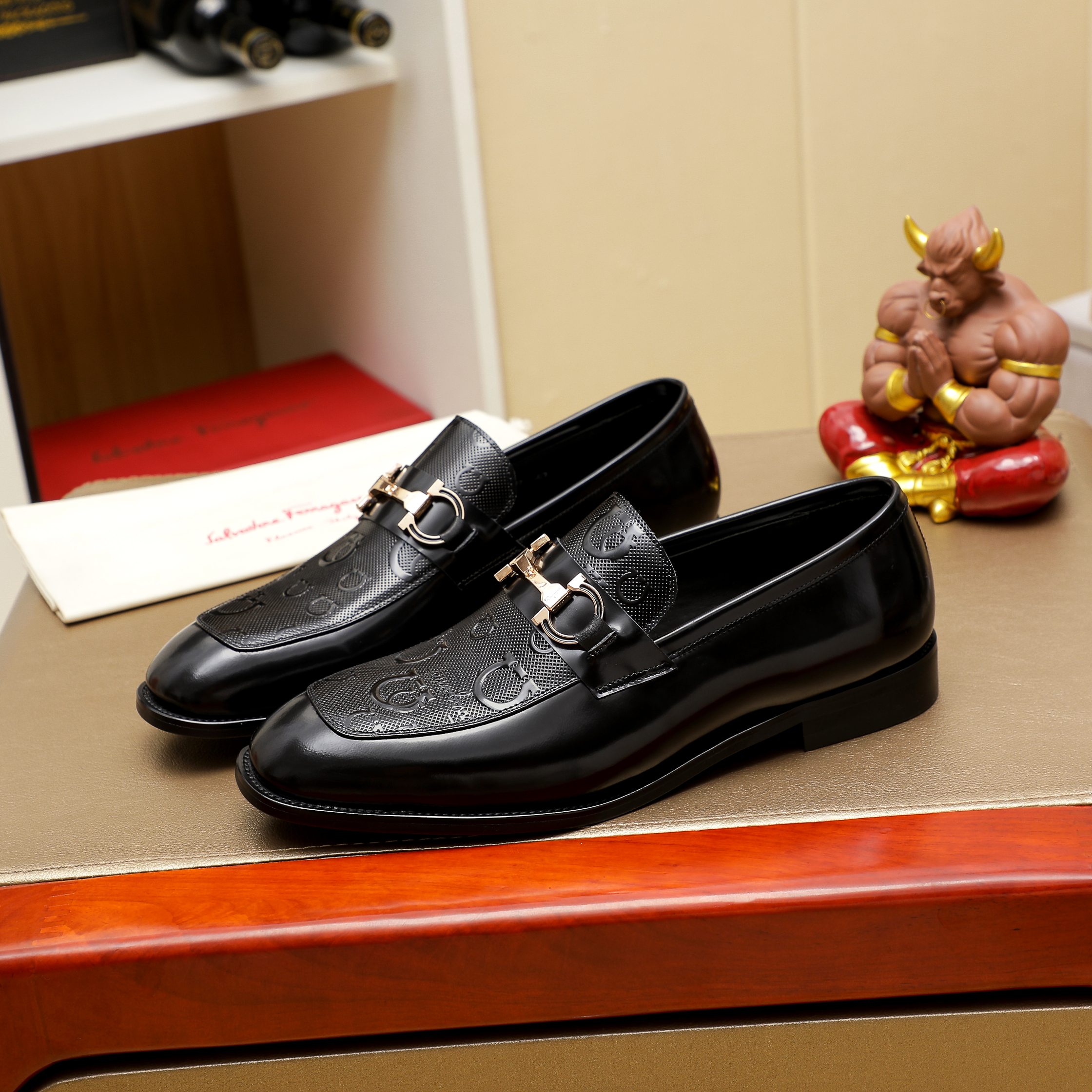 Ferragamo sz38-44 h0907