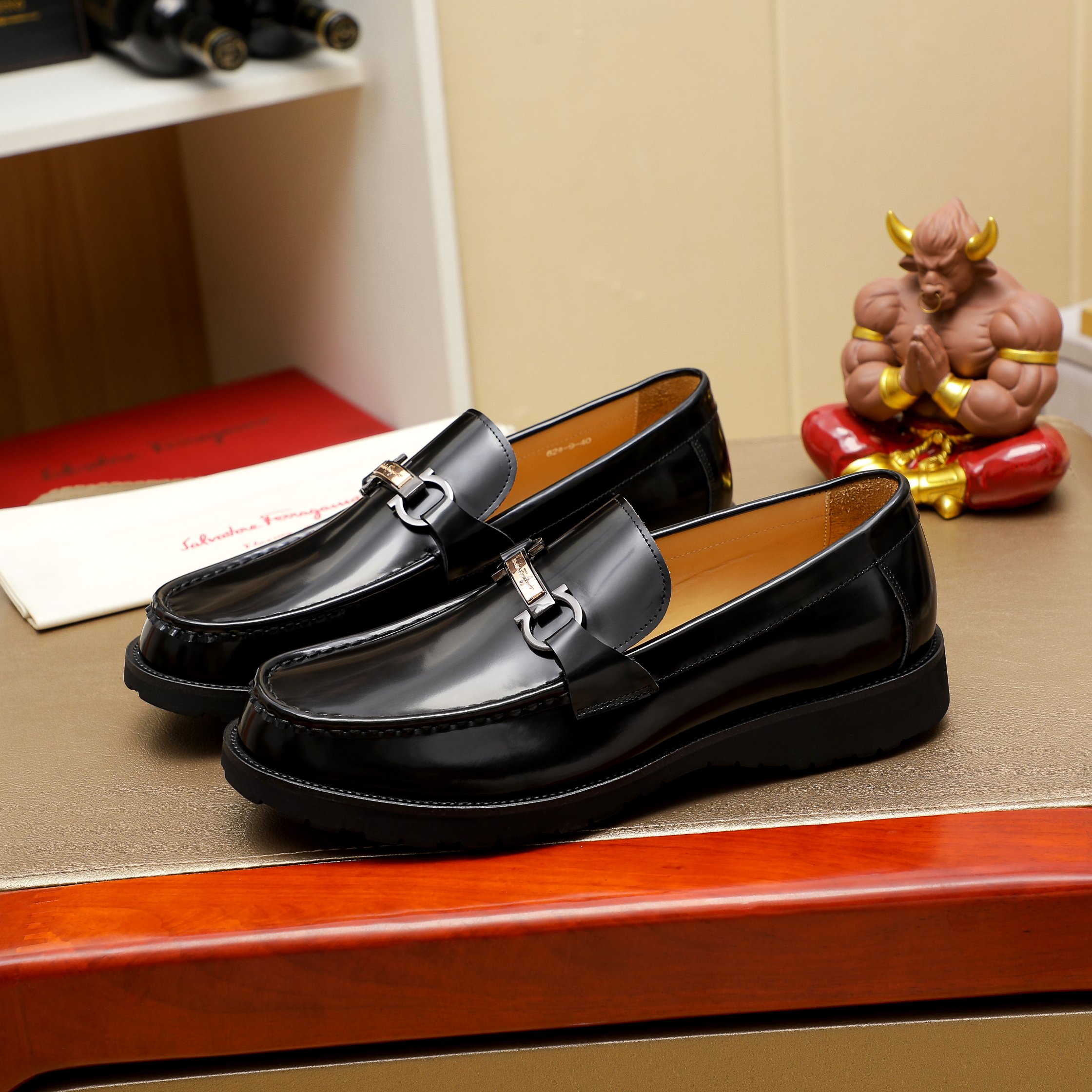 Ferragamo sz38-44 h0910