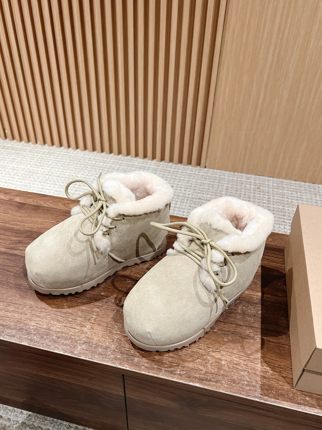 UGG sz35-40 h1001
