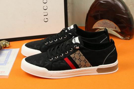 Gucci sz38-43 mnh0422