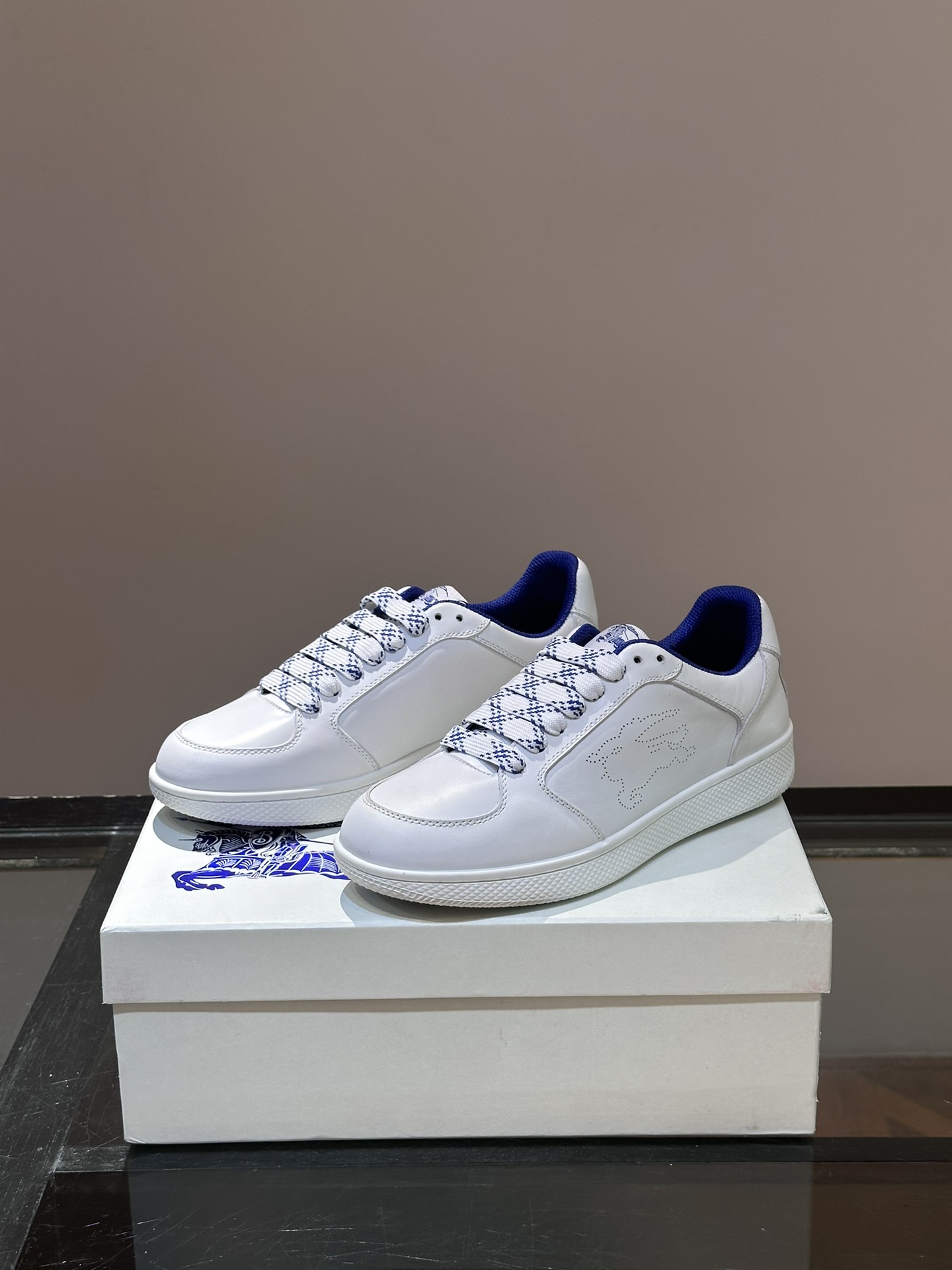 Burberry sz38-45 h1001