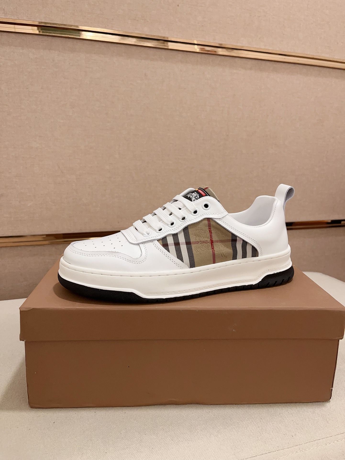 Burberry sz38-45 h1002