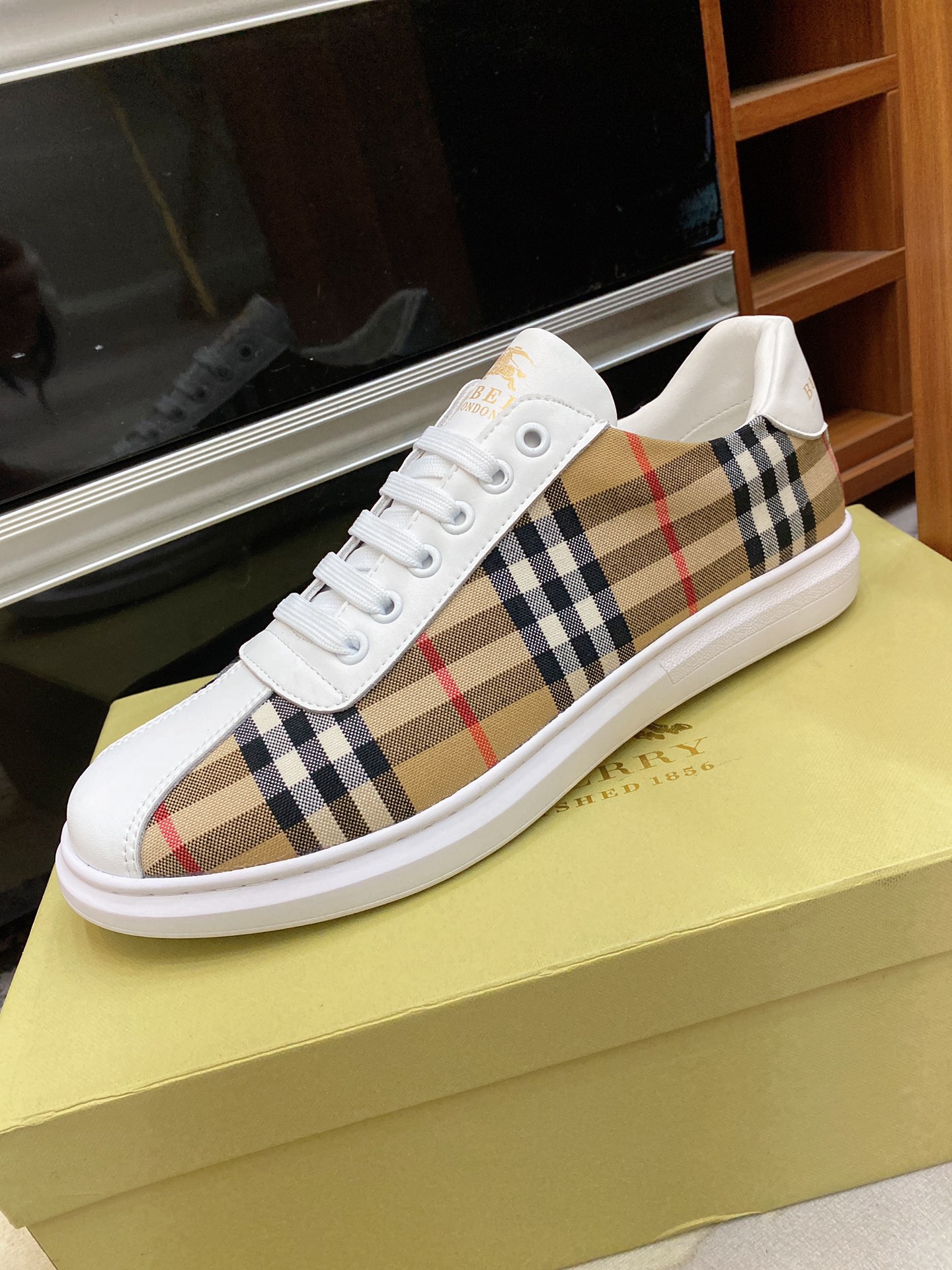 Burberry sz38-44 h1004