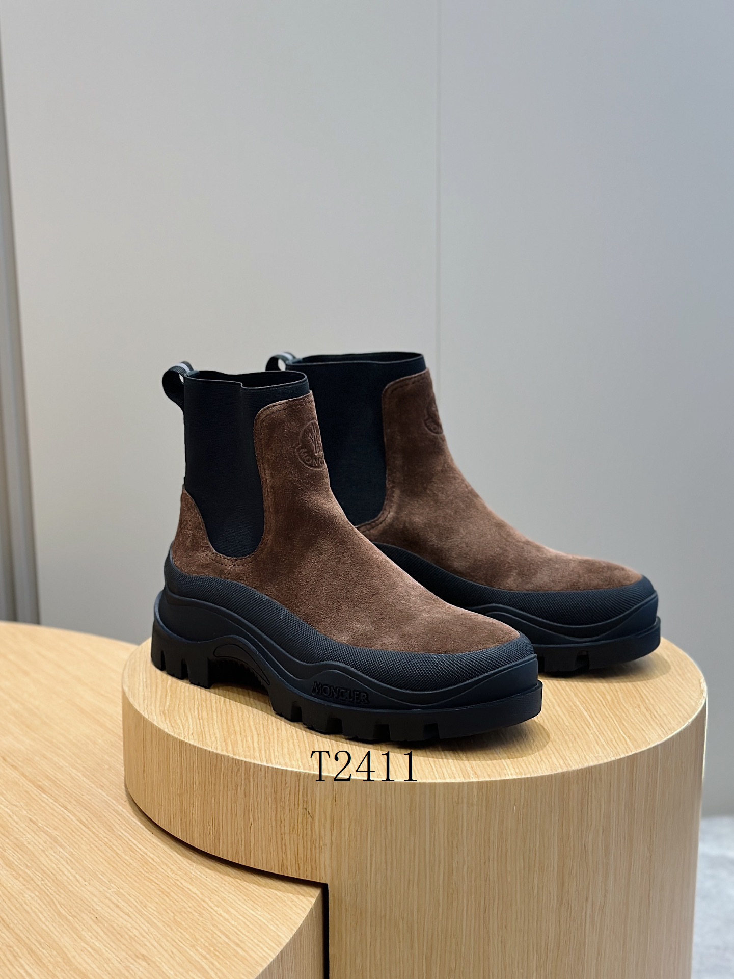 Moncler Boots Man 1116