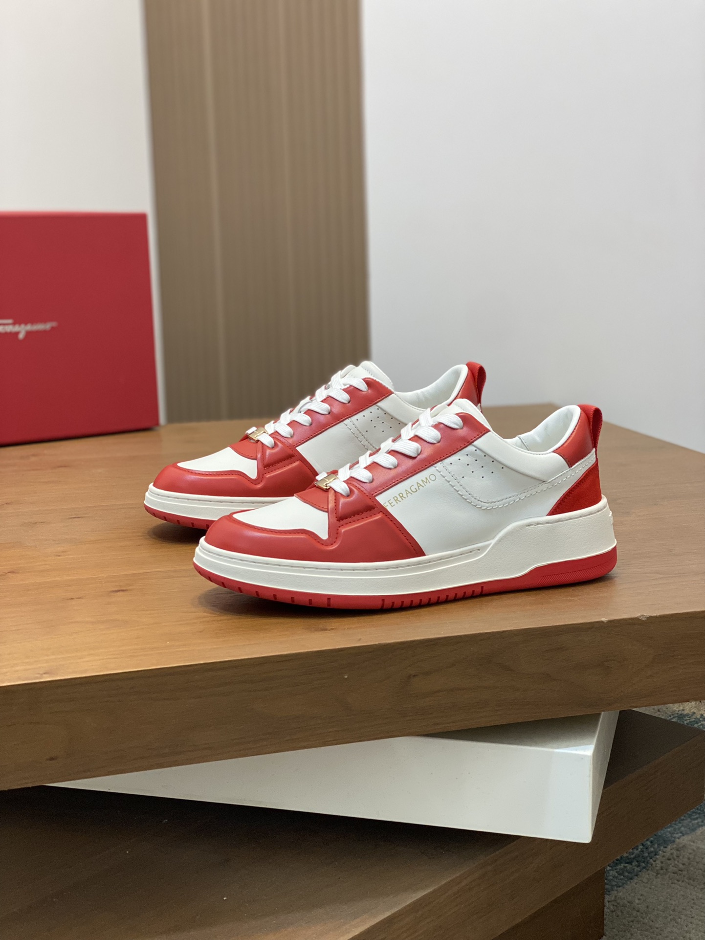 Ferragamo sz38-45 hnh1202