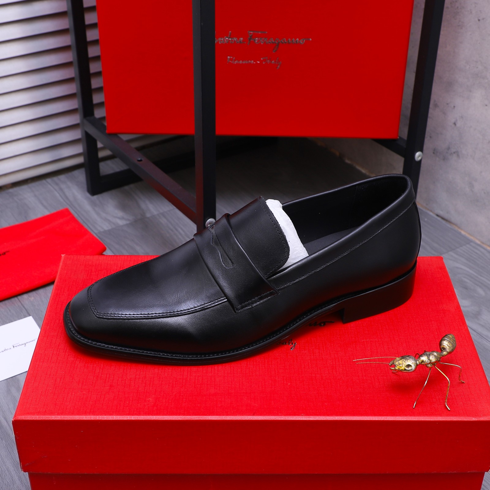 Ferragamo sz38-44 hnh0234