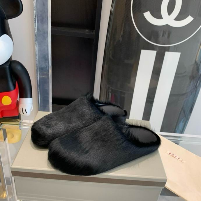 Marni Fur saddles 0412