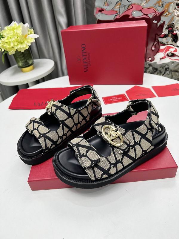 2025 Valentino Sandals 0818