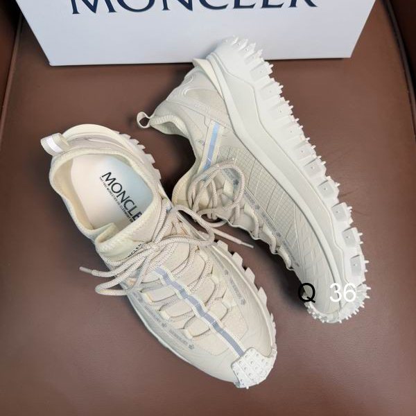 Moncler sz39-45  AH0802