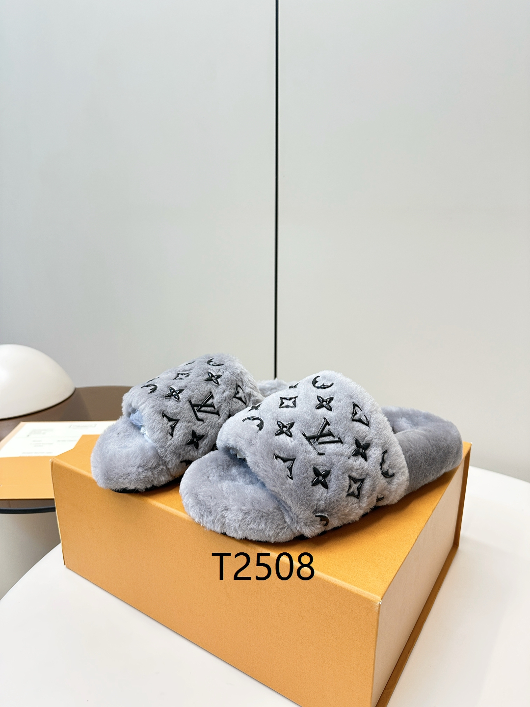 LV shoes 35-41 h0801