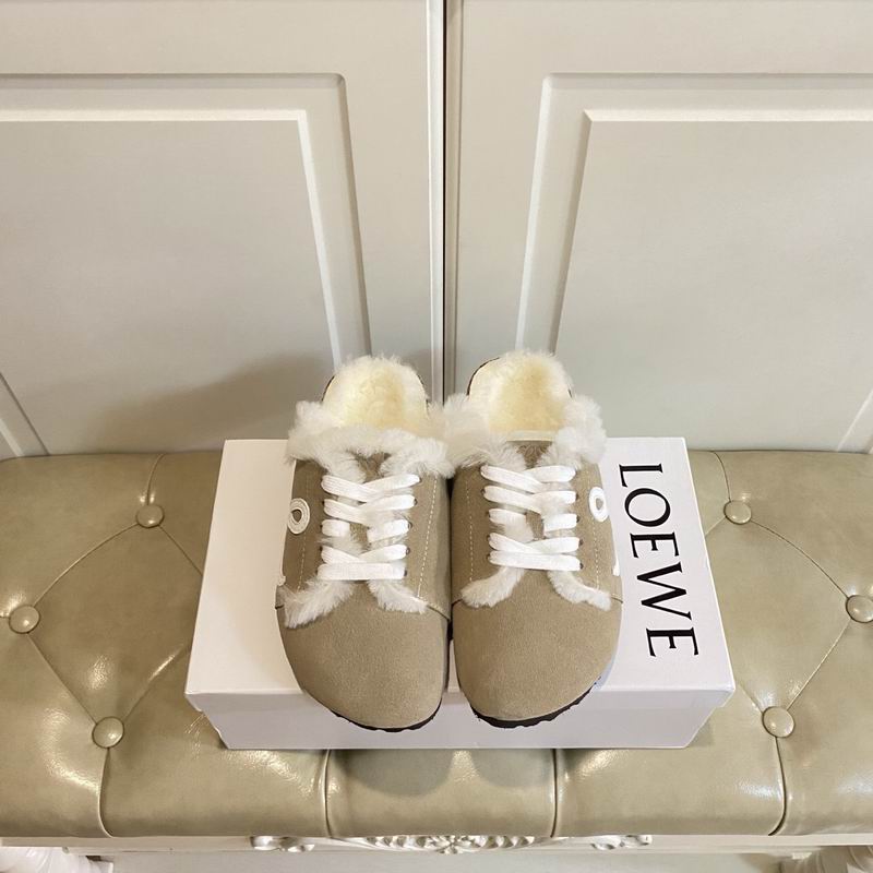 Loewe Casual shoes Woman Ts