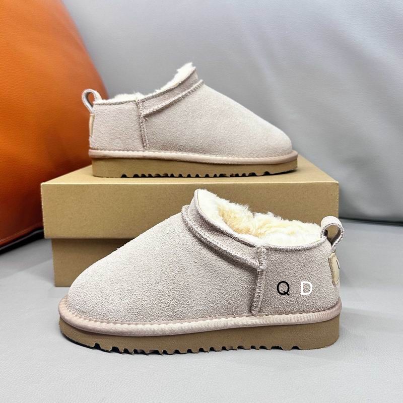 UGG Kid shoes Ts