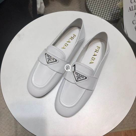 Prada Ů����Ь Ts