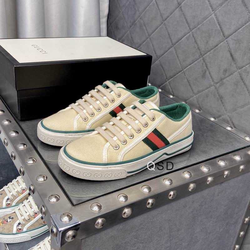 Gucci �еͰ� Ts