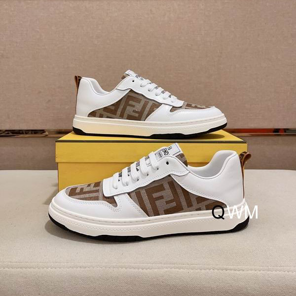 Fendi �Ͱ�Ь �� Ts